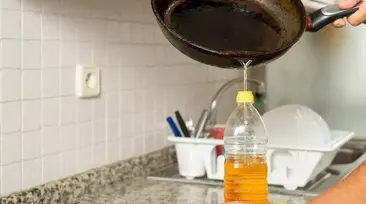 Jak třídit použité jedlé oleje? Za špatnou likvidaci hrozí pokuta až 100 000 Kč