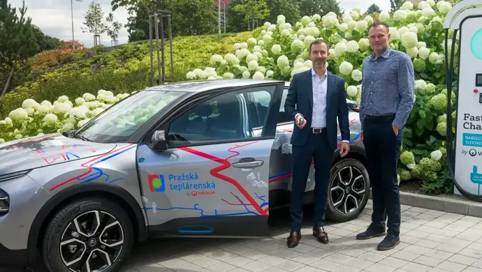 Zaměstnanci Pražské teplárenské mohou jezdit po Praze elektromobilem