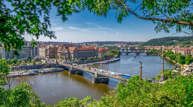 Špatná kvalita ovzduší zkracuje obyvatelům českých měst život v průměru o tři dny za rok